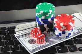 Tampilan menu game slotaladin dengan opsi sepak bola, live casino, dan esports